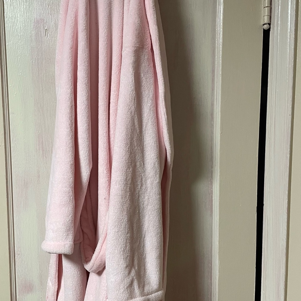 Soft Pink Plush Robe - Picture 2 of 2